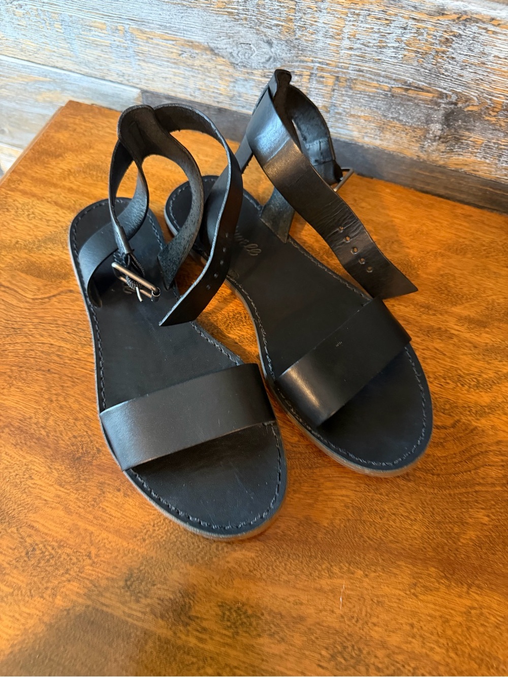 Madewell Black Leather Ankle-Strap flat Sandals size 6